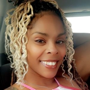 Meet your Posher, Eshea